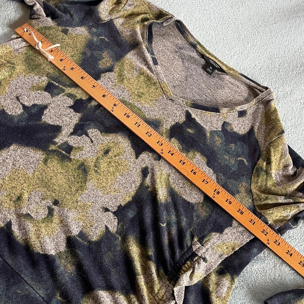 Simply Vera Vera Wang Gray floral lightweight sweater - Picture 8 of 9